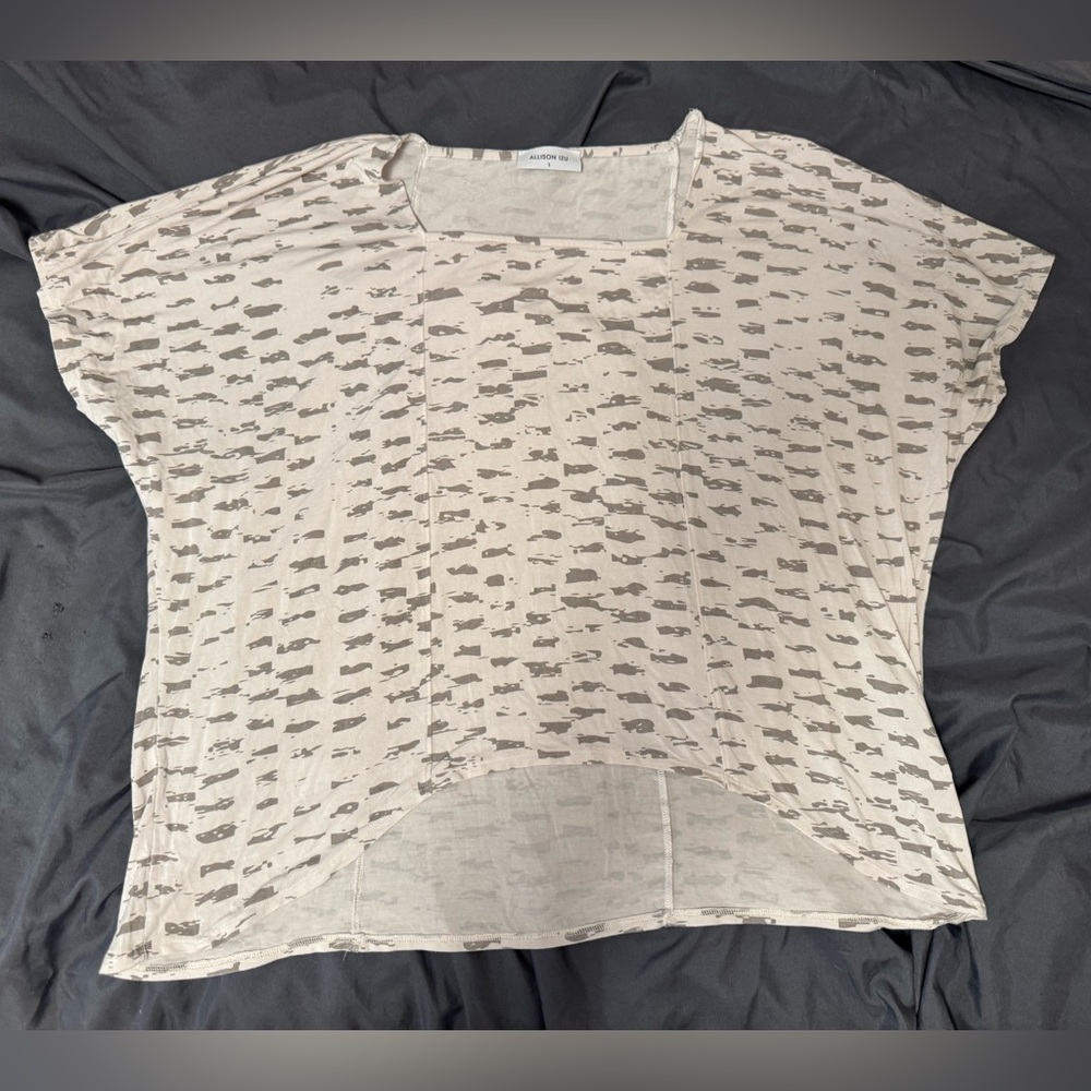 EUC Allison Izu Karisa top size small